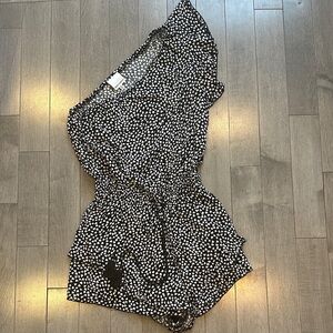 Skylar + Madison Black and White Heart Pattern Top